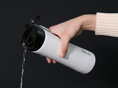 Botella térmica de acero inoxidable con tapa flip 